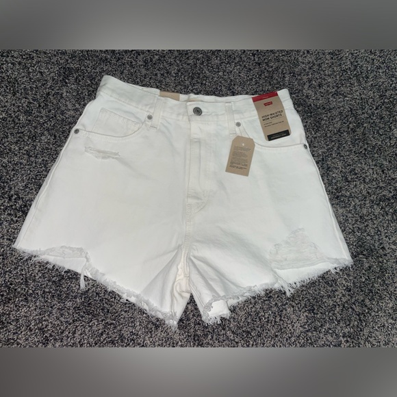 Levi’s high rise mom shorts - Picture 2 of 4